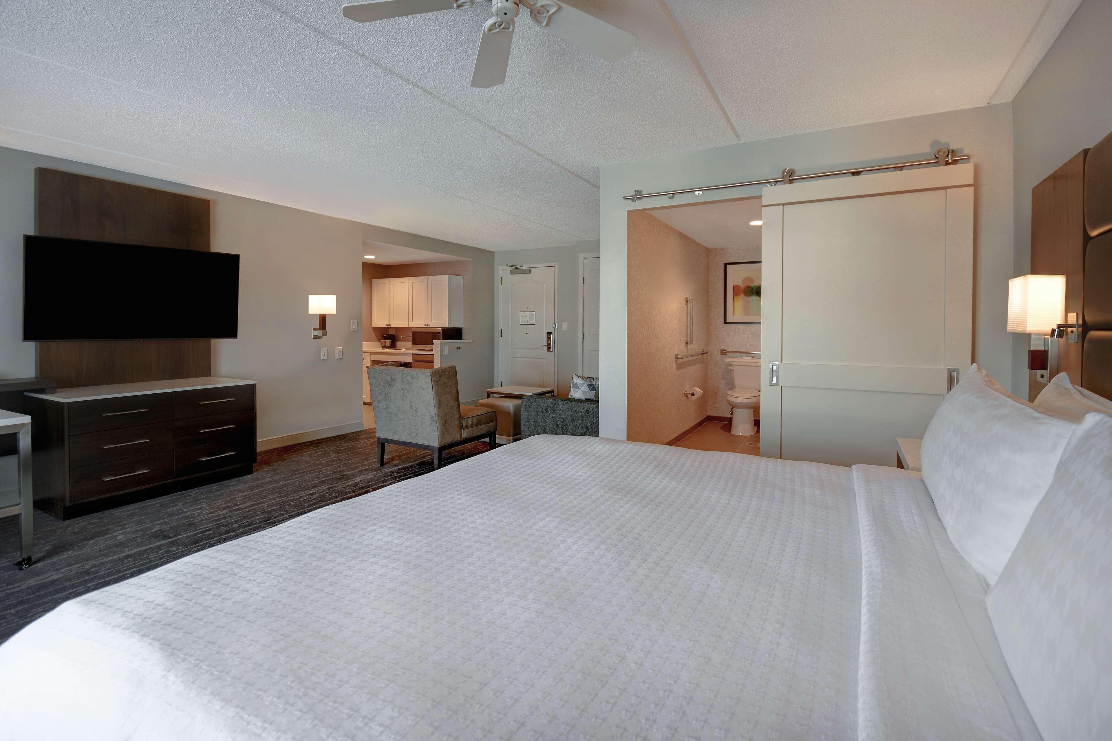 Homewood Suites By Hilton Philadelphia-City Avenue Екстериор снимка